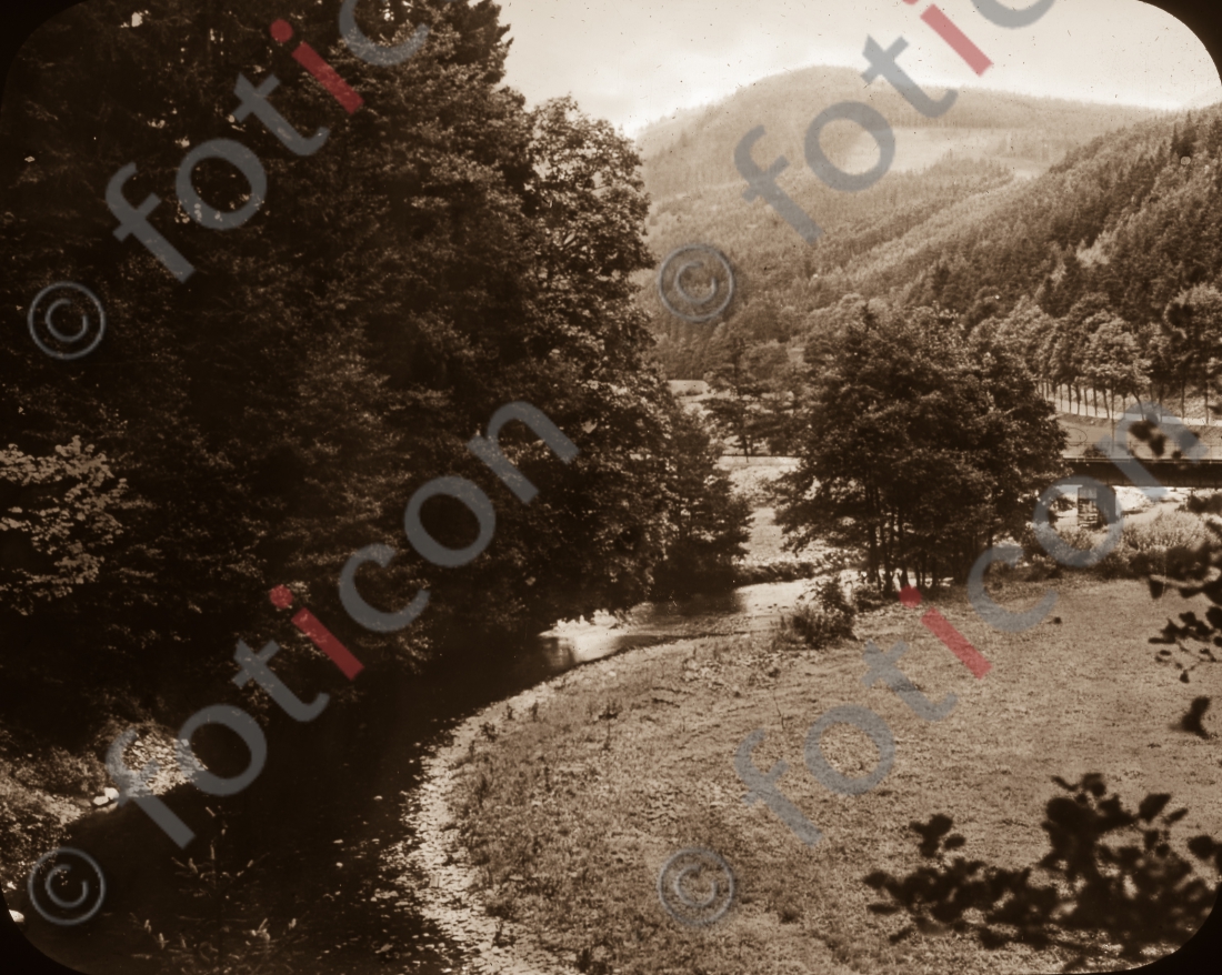 Tal der Schwarza I Valley of the Schwarza - Foto foticon-simon-169-030-sw.jpg | foticon.de - Bilddatenbank für Motive aus Geschichte und Kultur